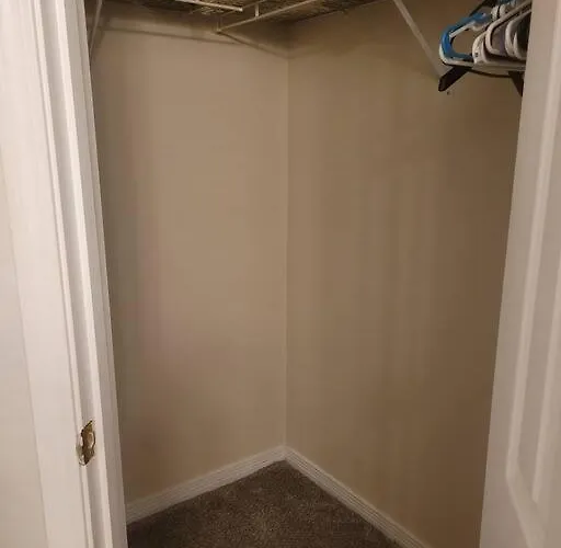 Beautiful 3 Bedroom 4 Minutes From The * Pensacola